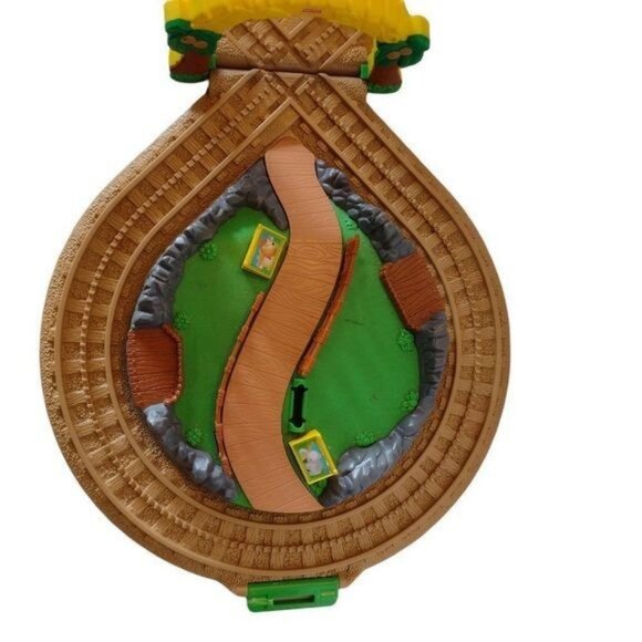 Fisher Price GeoTRAX On-The-Go-Zoo Portable Railway Train Set - Picture 4 of 9